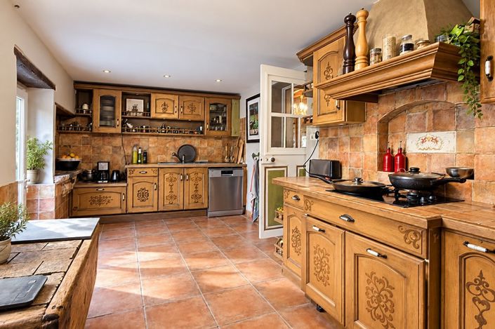 Image No.10-5 Bed House for sale