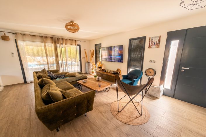 Image No.2-3 Bed House for sale