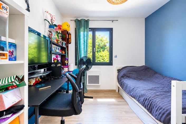 Image No.6-3 Bed House for sale