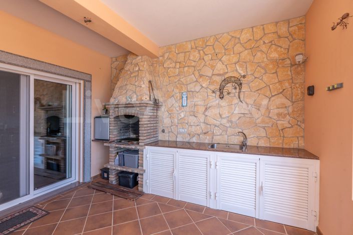 Image No.34-4 Bed House for sale