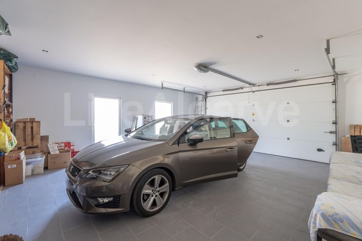 Image No.36-4 Bed House for sale