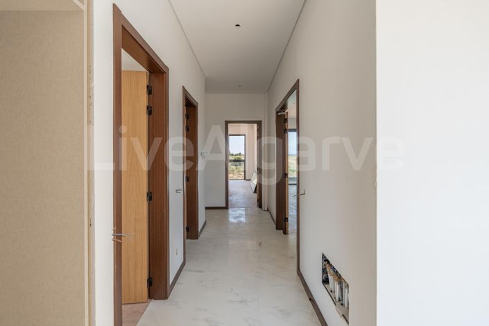 Image No.13-3 Bed Apartment for sale