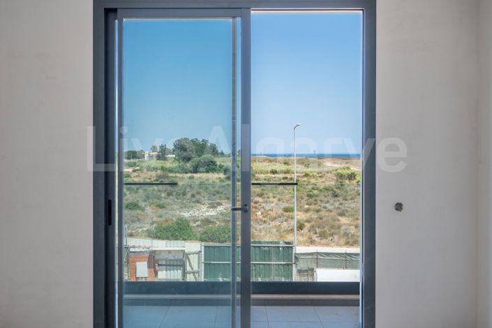 Image No.20-3 Bed Apartment for sale