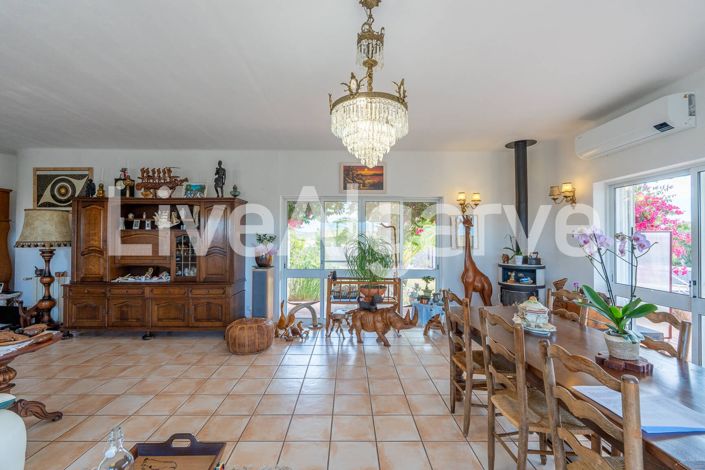 Image No.16-4 Bed House for sale