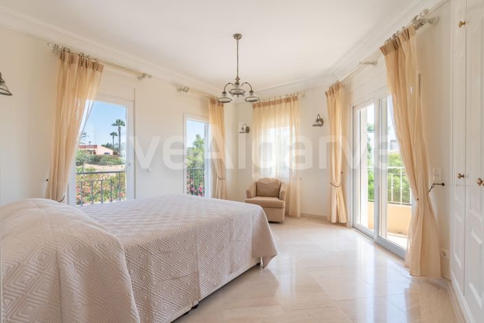 Image No.36-5 Bed House for sale