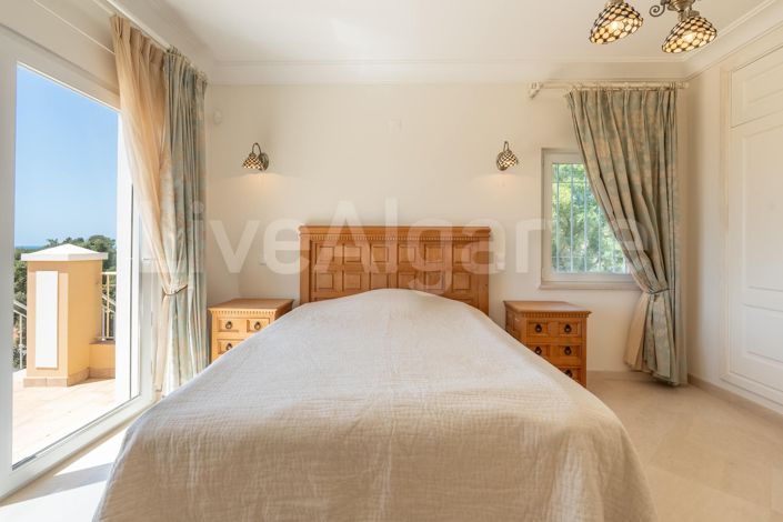 Image No.43-5 Bed House for sale