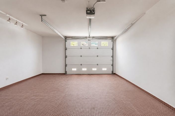 Image No.60-5 Bed House for sale