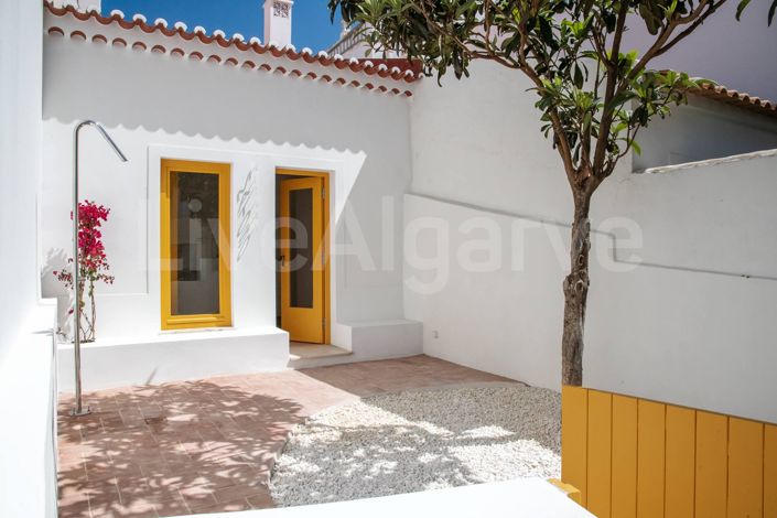 Image No.2-1 Bed House for sale