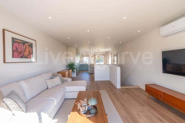 Image No.11-2 Bed House for sale