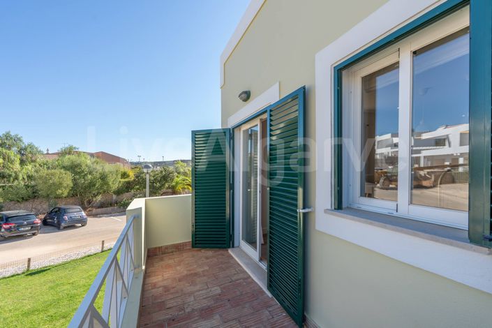Image No.18-2 Bed House for sale