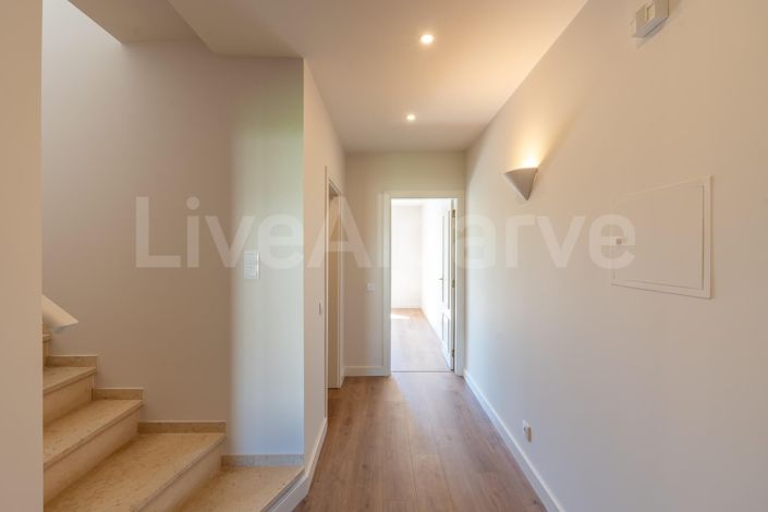 Image No.22-2 Bed House for sale