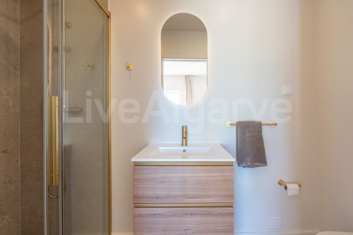 Image No.27-2 Bed House for sale