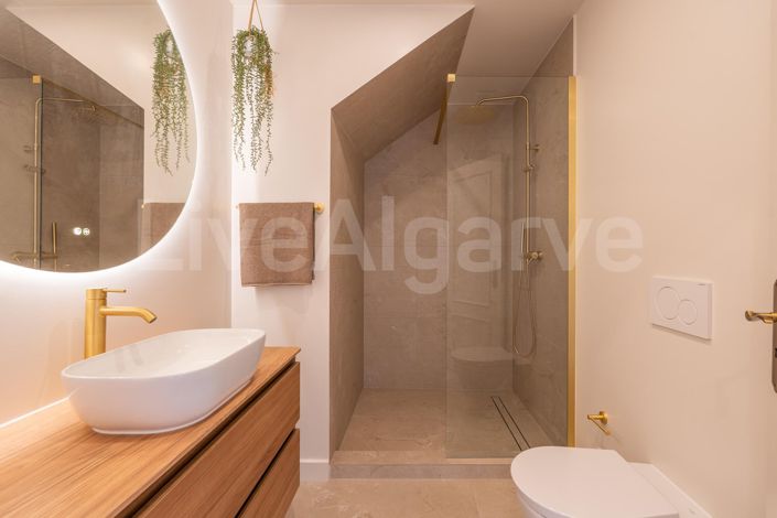 Image No.32-2 Bed House for sale