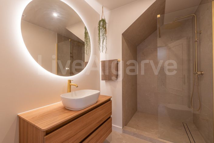 Image No.33-2 Bed House for sale