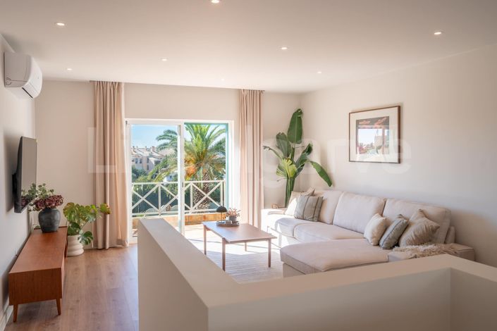 Image No.5-2 Bed House for sale