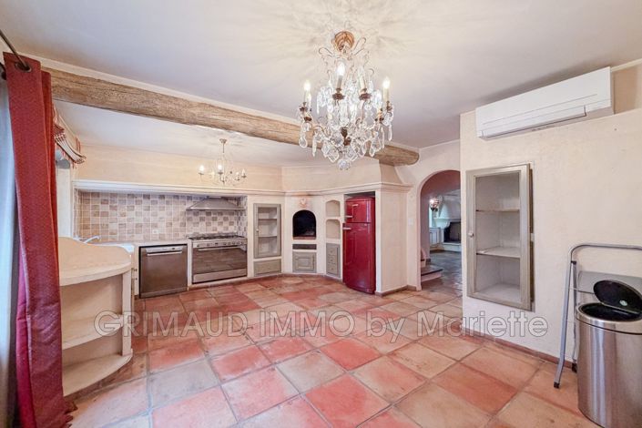 Image No.12-5 Bed House for sale