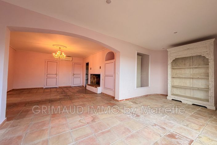 Image No.6-5 Bed House for sale