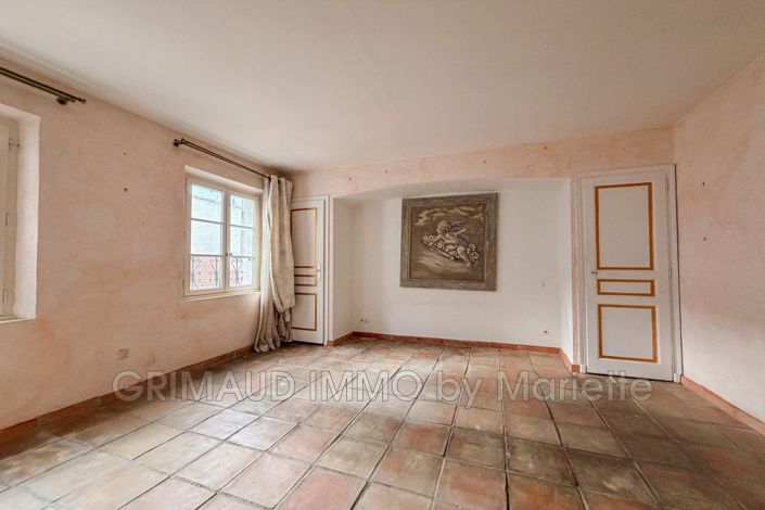 Image No.7-5 Bed House for sale