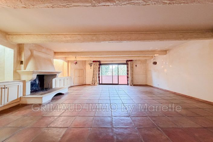 Image No.9-5 Bed House for sale