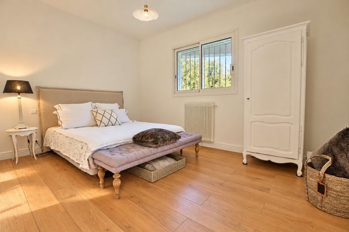 Image No.11-5 Bed House for sale