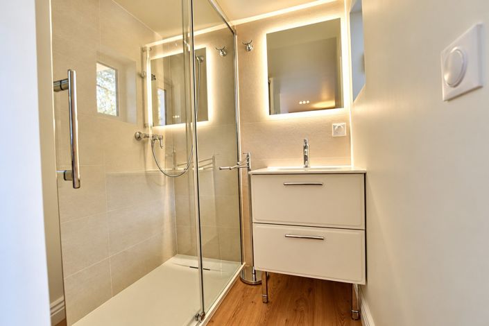 Image No.9-5 Bed House for sale