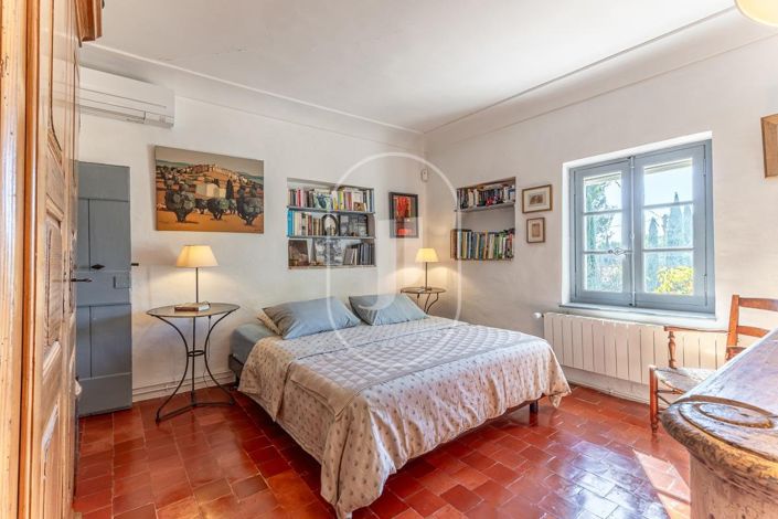 Image No.6-4 Bed House for sale