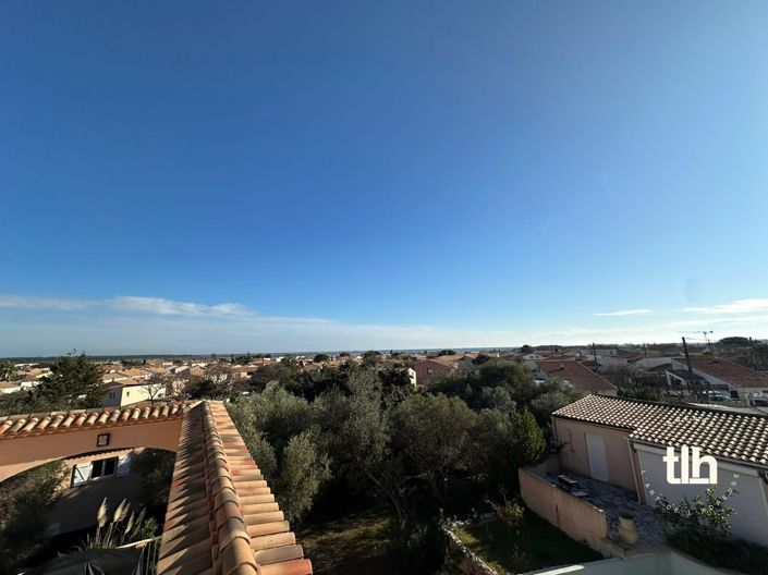 Image No.17-5 Bed House for sale