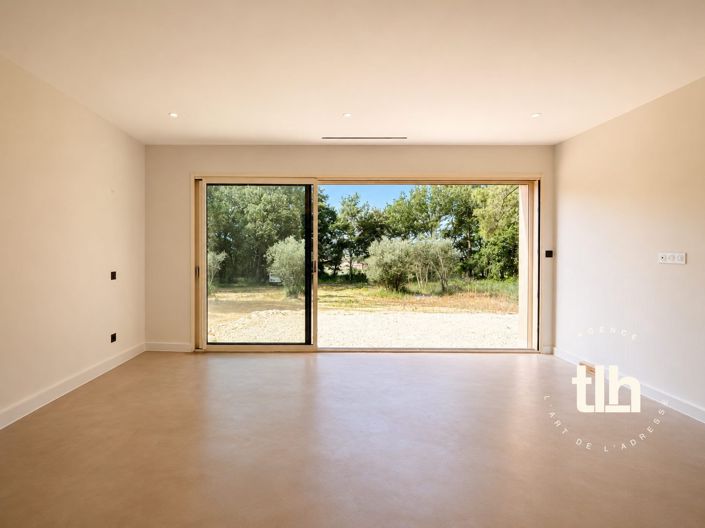 Image No.15-4 Bed Property for sale