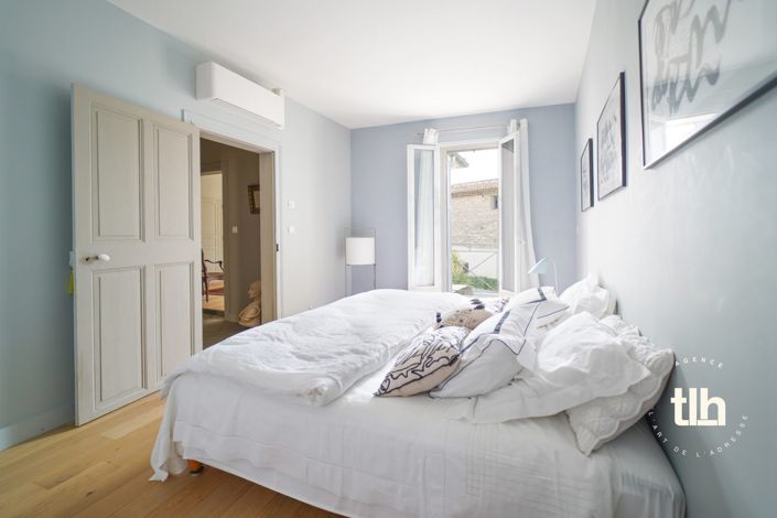 Image No.24-5 Bed Property for sale