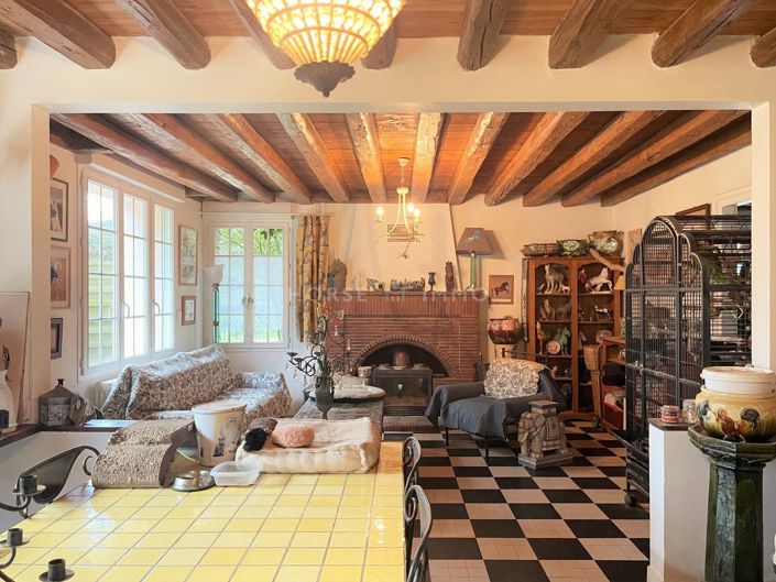 Image No.10-3 Bed House for sale