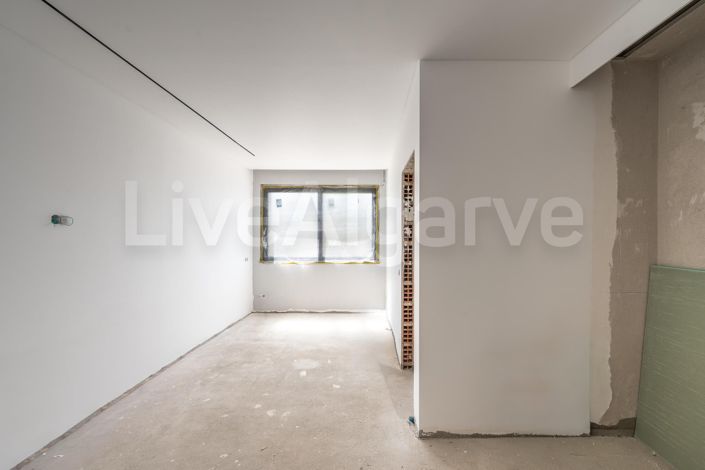 Image No.26-4 Bed House for sale