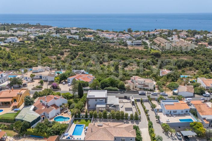 Image No.3-4 Bed House for sale