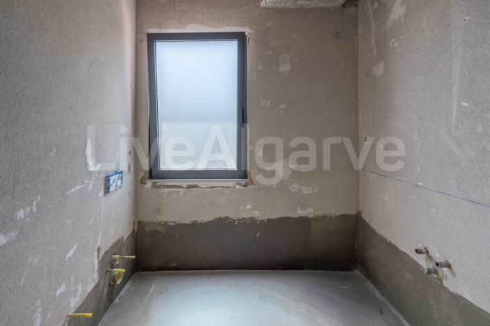 Image No.31-4 Bed House for sale