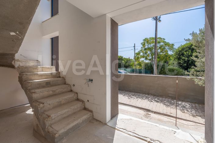 Image No.43-4 Bed House for sale