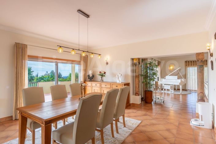 Image No.19-3 Bed House for sale