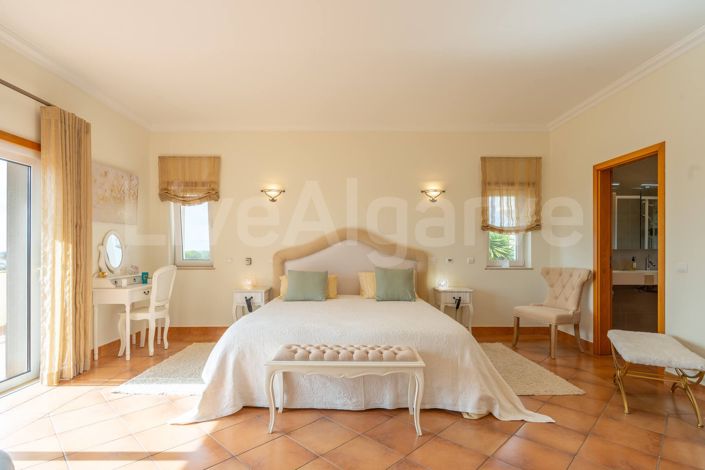 Image No.25-3 Bed House for sale