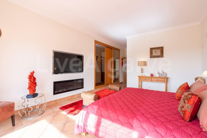 Image No.36-3 Bed House for sale