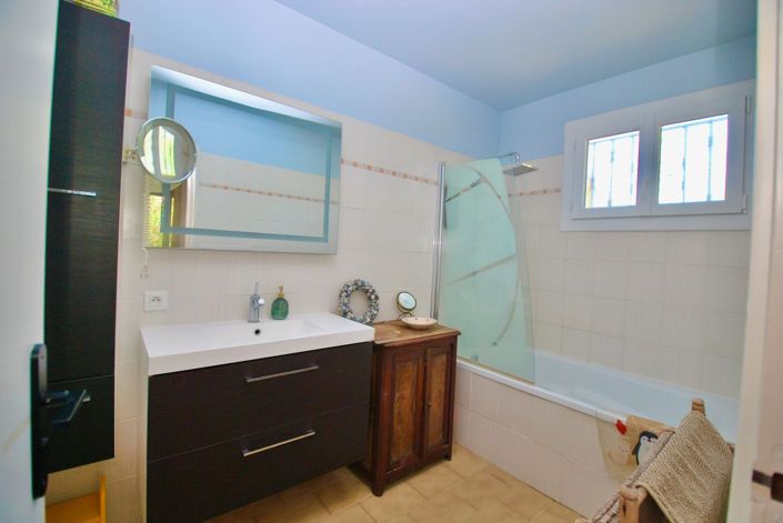 Image No.9-4 Bed House for sale