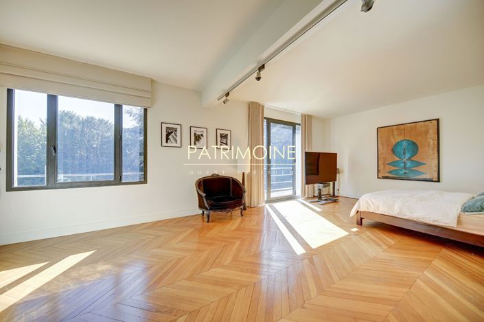 Image No.18-7 Bed House for sale