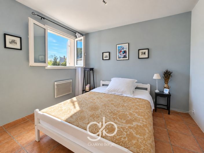 Image No.9-5 Bed House for sale