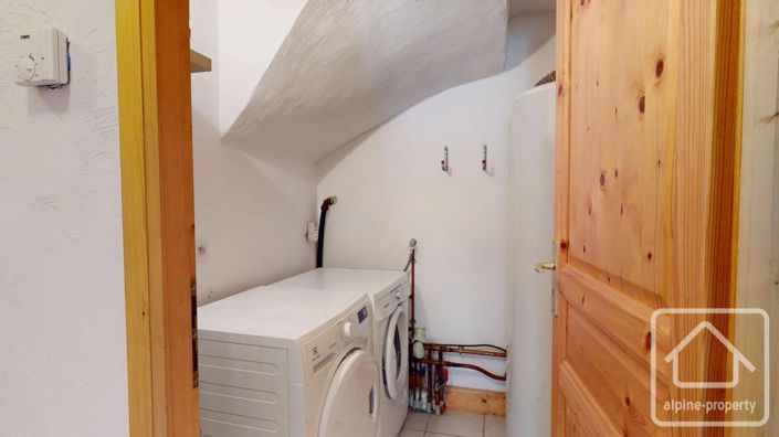 Image No.25-4 Bed Property for sale