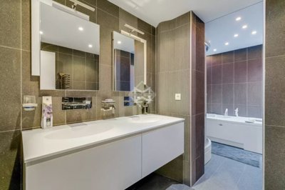 auat2b5jiqxaiw5015