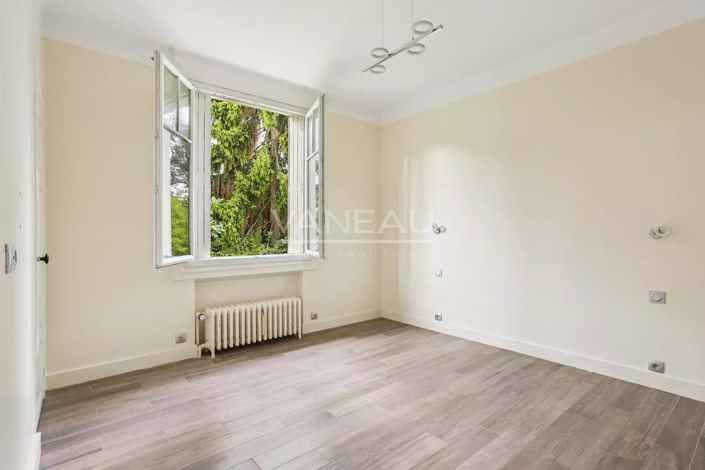 Image No.10-4 Bed House for sale