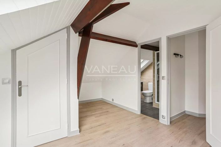 Image No.20-4 Bed House for sale