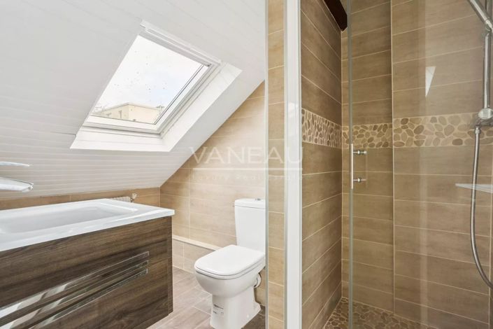 Image No.22-4 Bed House for sale