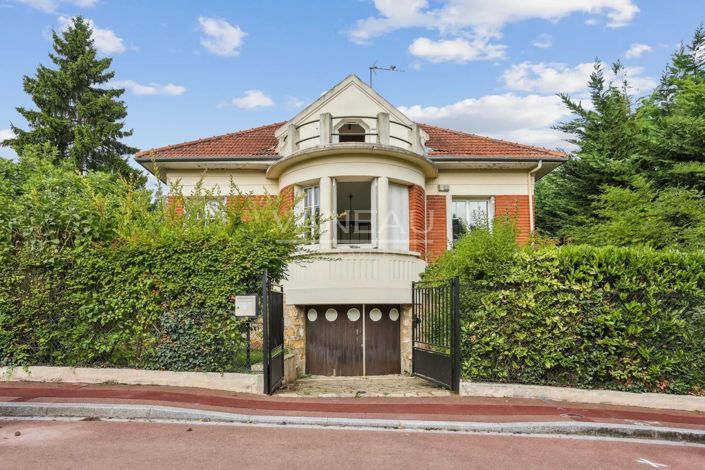 Image No.30-4 Bed House for sale