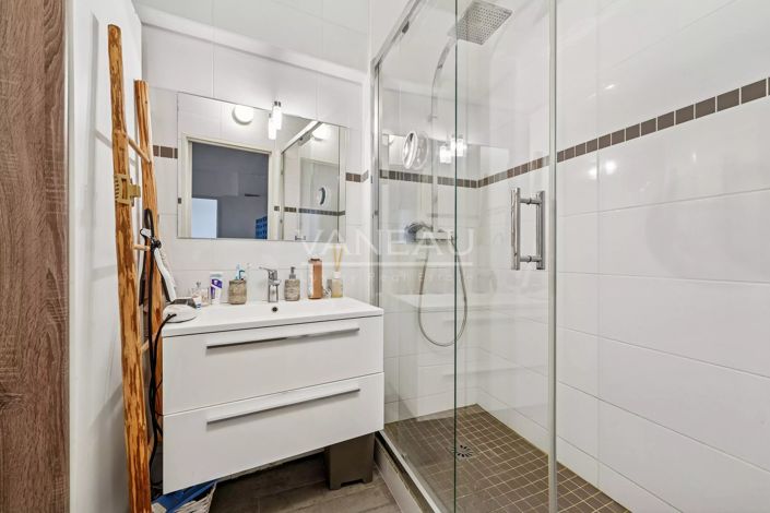 Image No.8-Appartement de 1 chambre à vendre