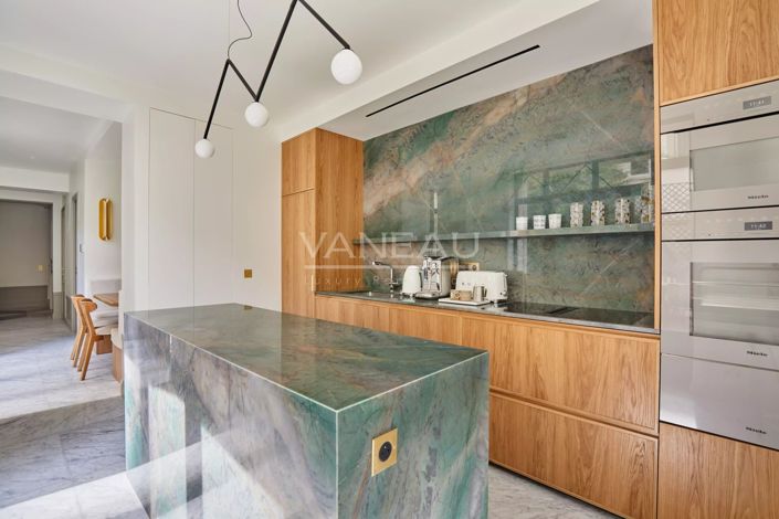 Image No.18-4 Bed House for sale