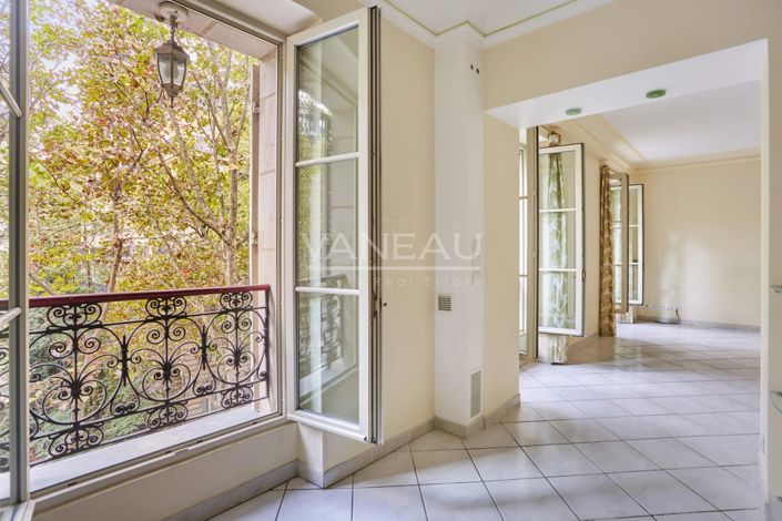 Image No.2-Appartement de 2 chambres à vendre