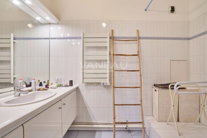 Image No.17-3 Bed Apartment for sale